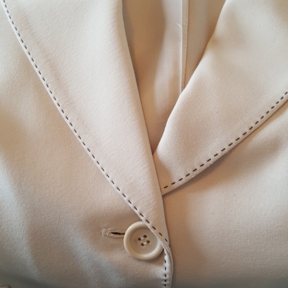 Nygard petite size 10 cream color dressy suit set - Picture 9 of 10